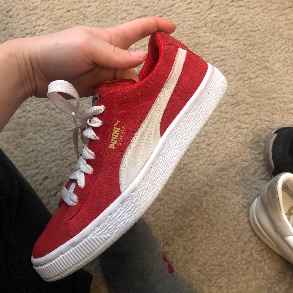 Red puma tennis shoes